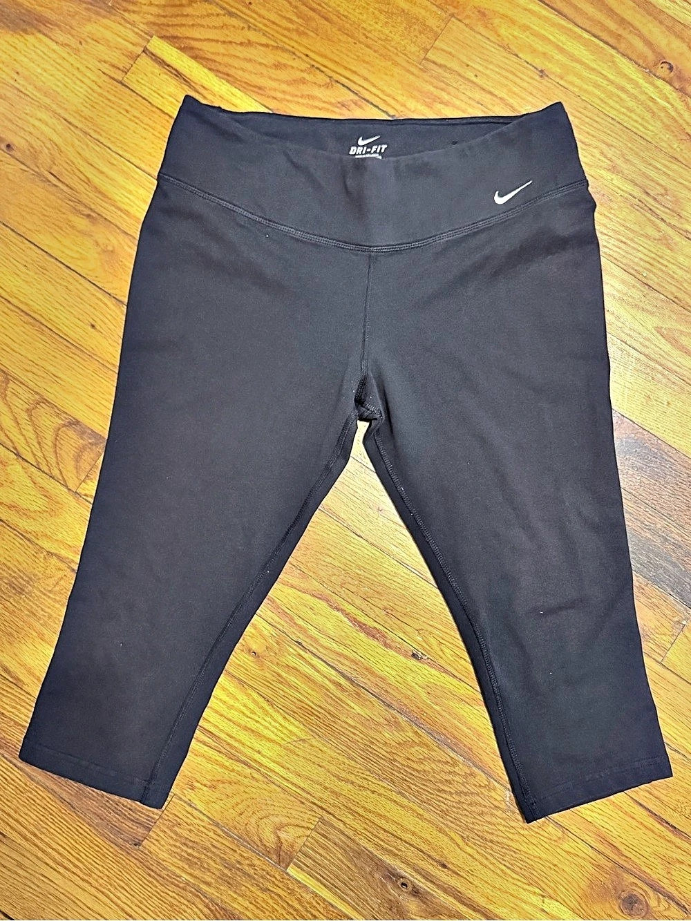 Nike Dri-FIT Capri Leggings Cropped in Black Size Large